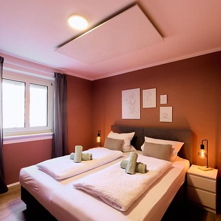 Dreams, 3 Schlafzimmer, Parkplatz, Stadtzentrum Neu-Ulm Esterno foto