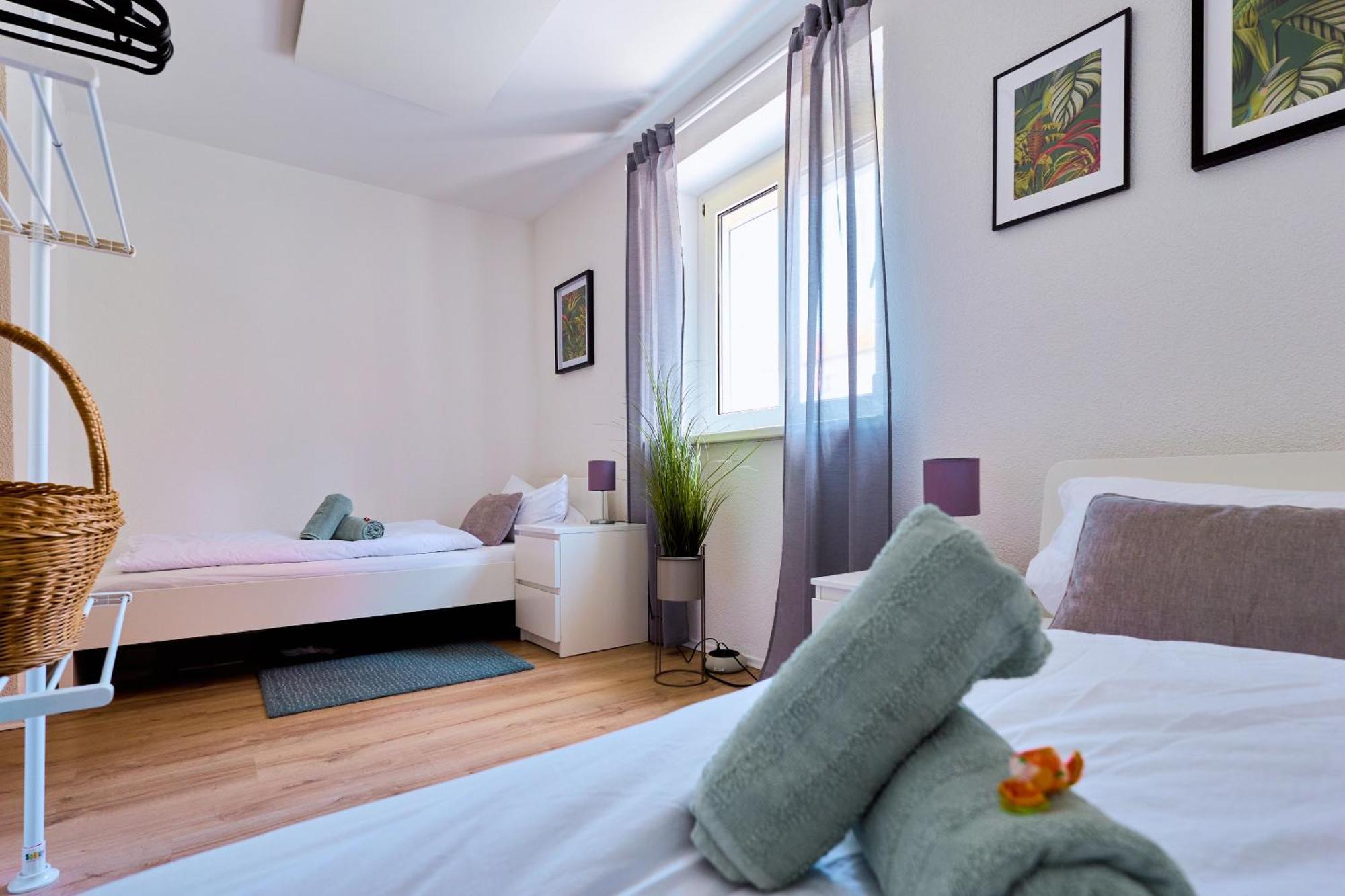 Dreams, 3 Schlafzimmer, Parkplatz, Stadtzentrum Neu-Ulm Esterno foto